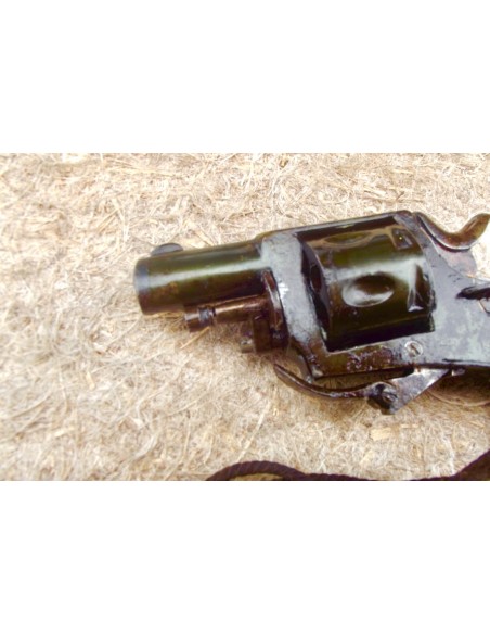 RÉVOLVER HENRION DASSY HEUSCHEN 10 COUPS CALIBRE 8MM 92 EXTRACTEUR À  BAGUETTE QUASI NEUF CATÉGORIE D - Revolvers (11078552)